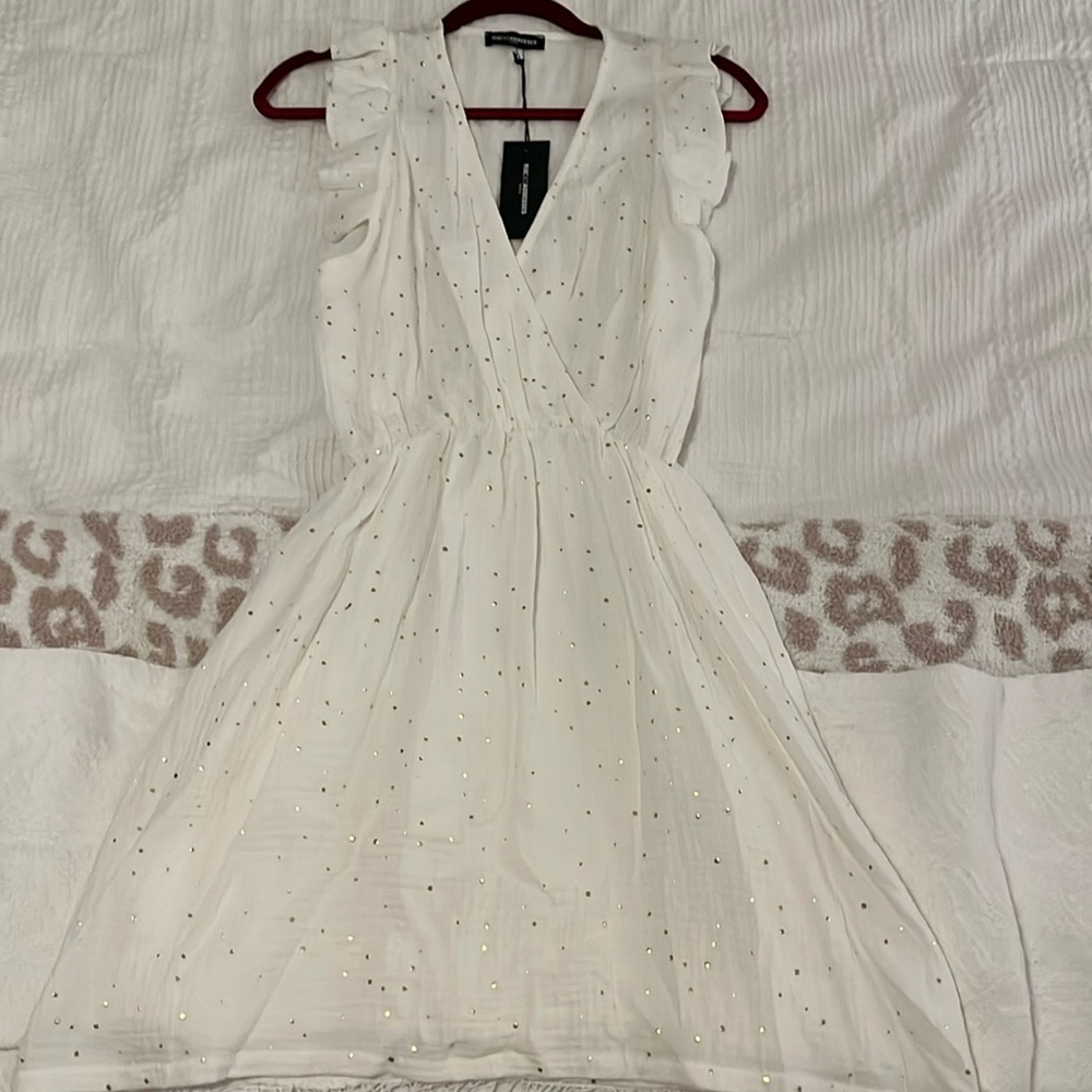 New White Dress From France T2- fits US 4-8